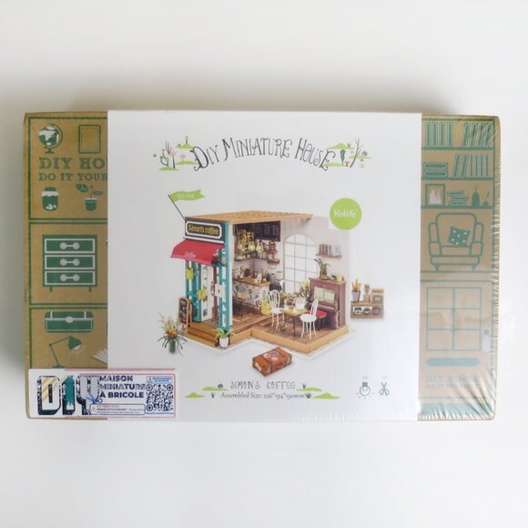 Robotime Rolife DIY Miniature House Simon's Coffee Shop - Picture 2 of 4